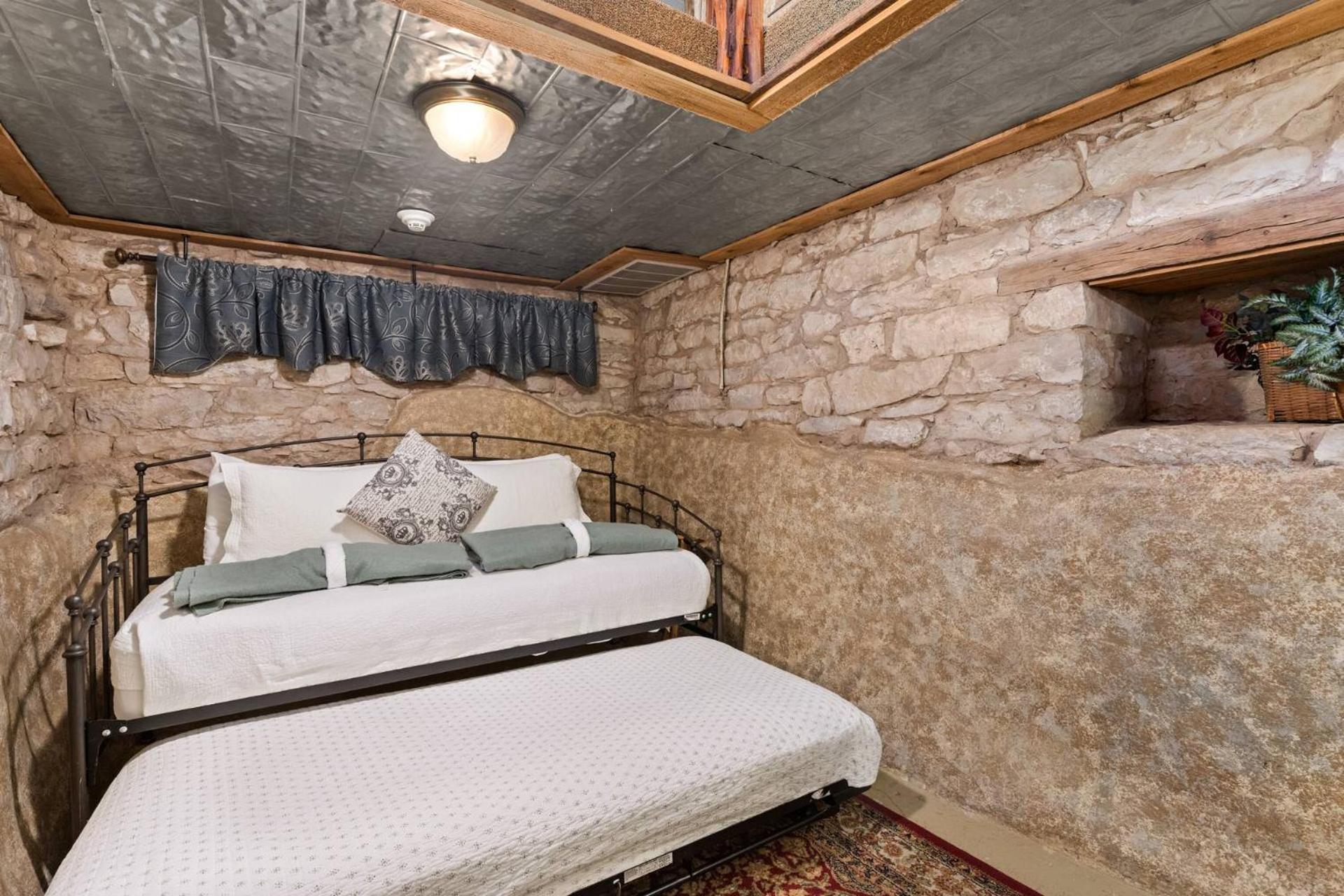 #6 The Root Cellar At Garrison In Gruene Villa New Braunfels Buitenkant foto
